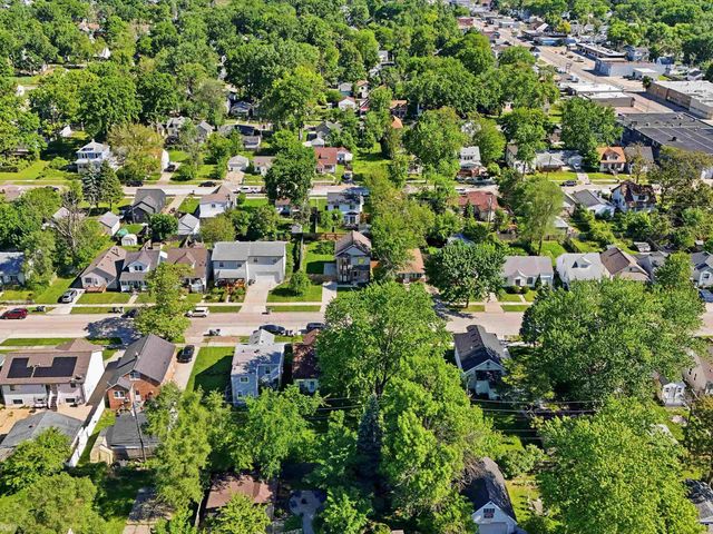 90 W Milton Avenue, Hazel Park, MI 48030