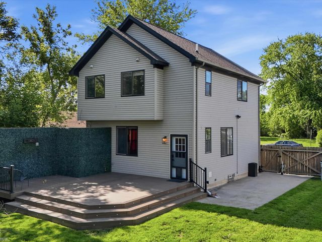 90 W Milton Avenue, Hazel Park, MI 48030