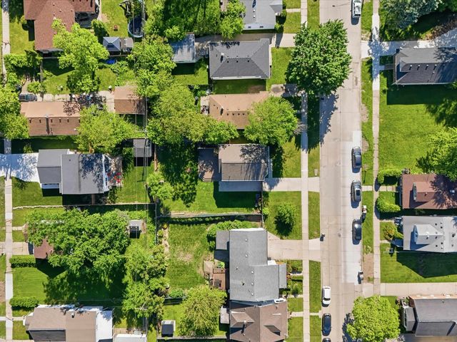 90 W Milton Avenue, Hazel Park, MI 48030