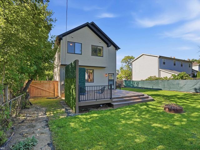 90 W Milton Avenue, Hazel Park, MI 48030