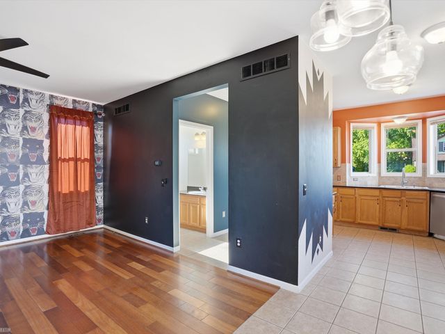 90 W Milton Avenue, Hazel Park, MI 48030