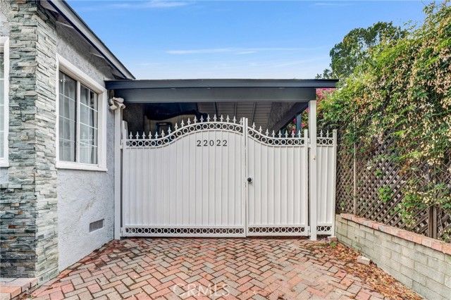 22022 Buena Ventura, Woodland Hills (los Angeles), CA 91364