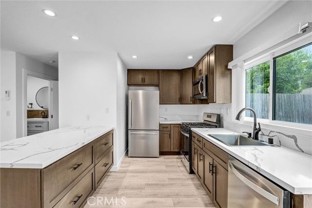 22022 Buena Ventura, Woodland Hills (los Angeles), CA 91364