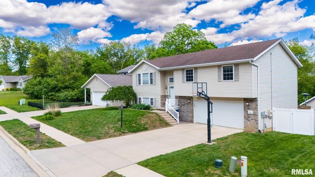 111 Patriot Drive, East Peoria, IL 61611