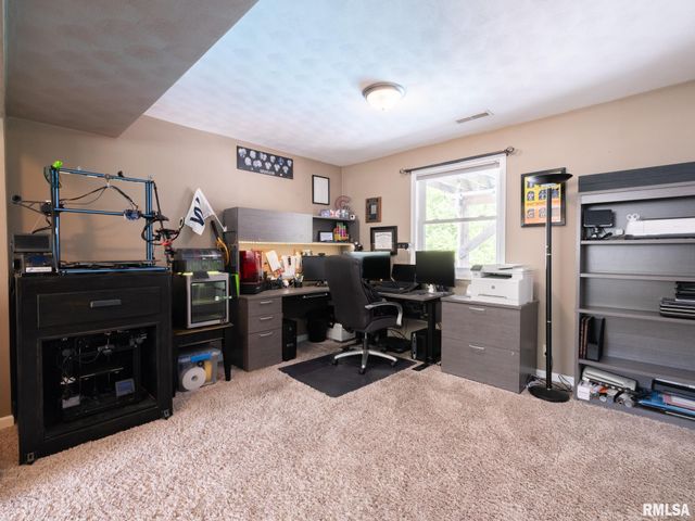 111 Patriot Drive, East Peoria, IL 61611