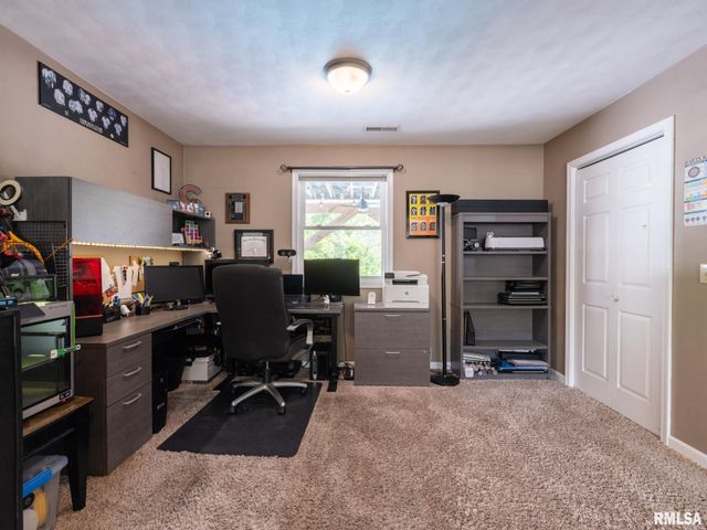 111 Patriot Drive, East Peoria, IL 61611