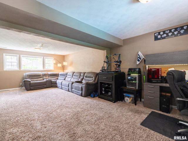 111 Patriot Drive, East Peoria, IL 61611