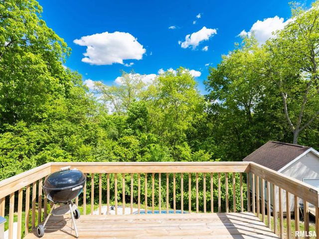 111 Patriot Drive, East Peoria, IL 61611