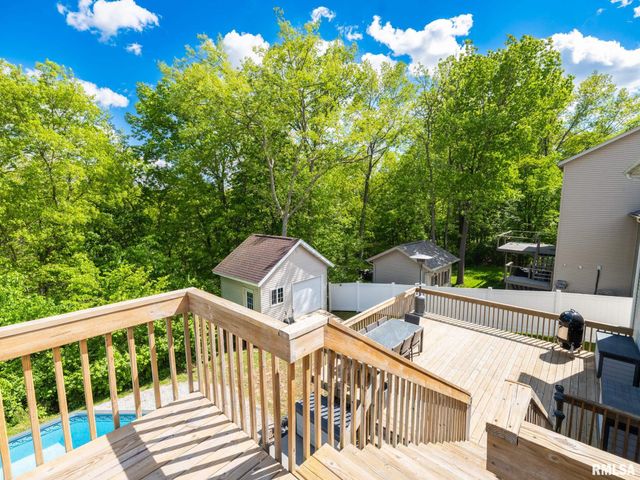 111 Patriot Drive, East Peoria, IL 61611