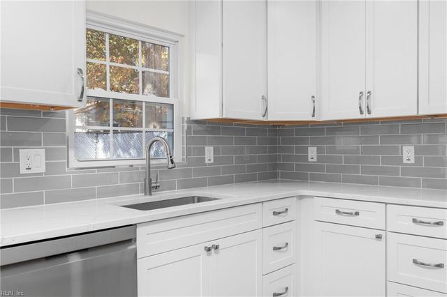 8227 Briarwood CIR, Norfolk, VA 23518