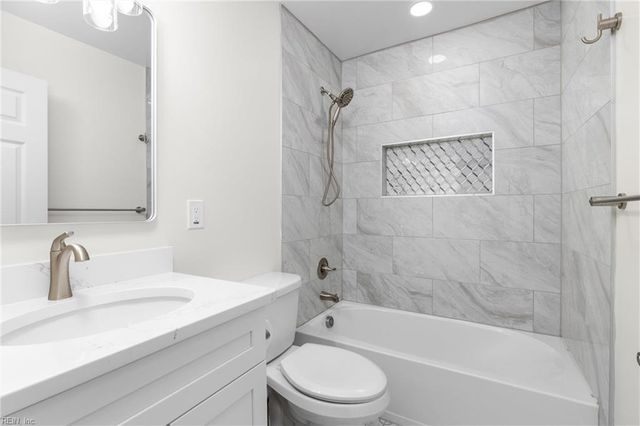 8227 Briarwood CIR, Norfolk, VA 23518