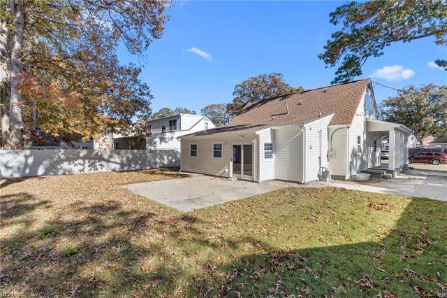 8227 Briarwood CIR, Norfolk, VA 23518