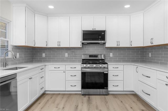 8227 Briarwood CIR, Norfolk, VA 23518