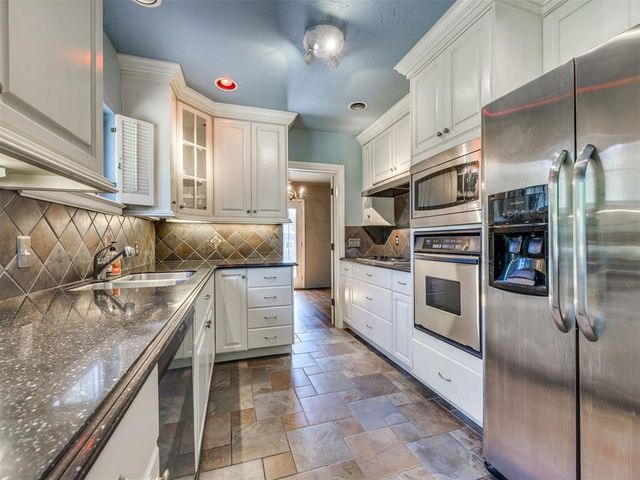 6407 N Hillcrest Avenue, Nichols Hills, OK 73116
