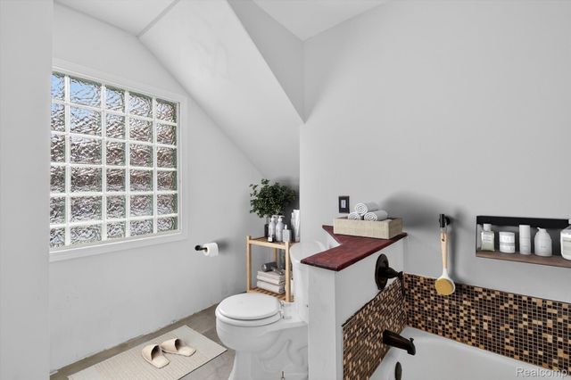 13574 Fairview Court, Van Buren Charter Township, MI 48111