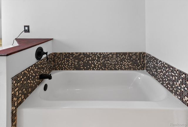 13574 Fairview Court, Van Buren Charter Township, MI 48111