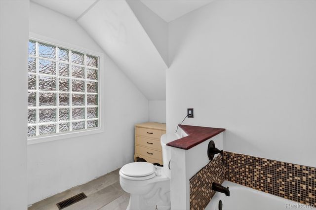 13574 Fairview Court, Van Buren Charter Township, MI 48111