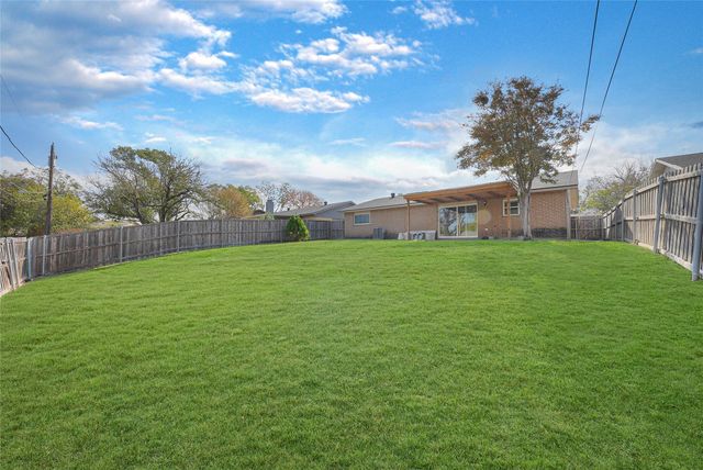 1813 Overglen Drive, Plano, TX 75074