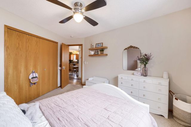 9621 Hallmark Avenue S, Cottage Grove, MN 55016