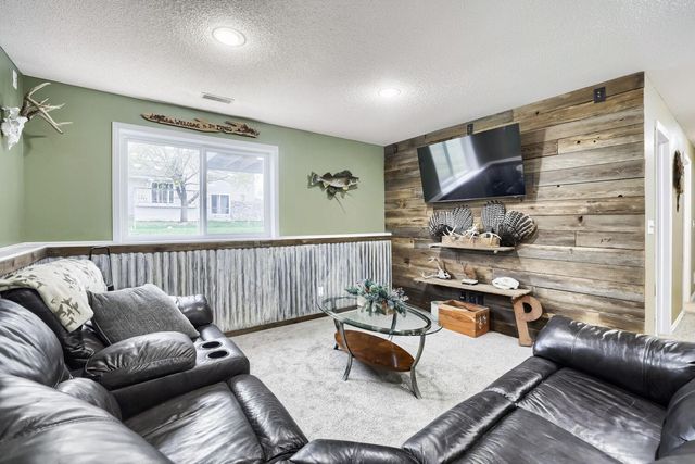 9621 Hallmark Avenue S, Cottage Grove, MN 55016