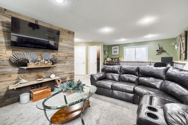 9621 Hallmark Avenue S, Cottage Grove, MN 55016