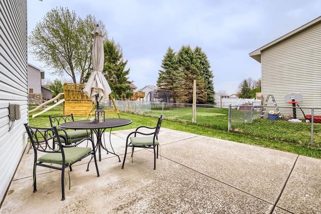 9621 Hallmark Avenue S, Cottage Grove, MN 55016