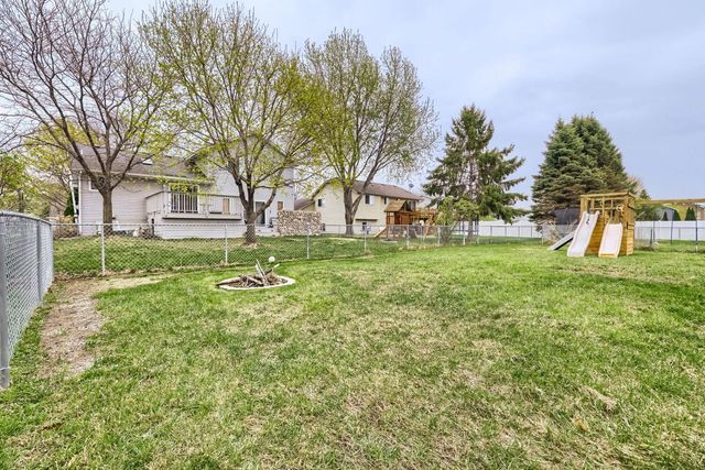 9621 Hallmark Avenue S, Cottage Grove, MN 55016