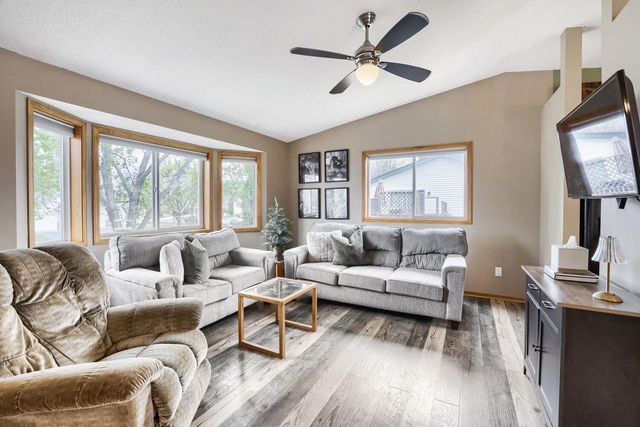 9621 Hallmark Avenue S, Cottage Grove, MN 55016