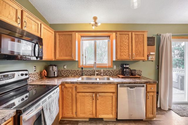 9621 Hallmark Avenue S, Cottage Grove, MN 55016