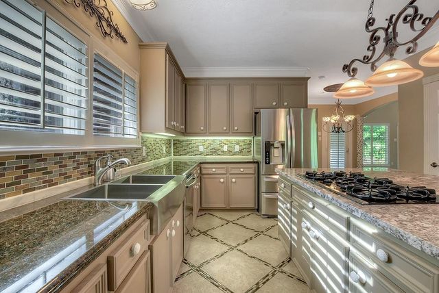 10819 Lake Windcrest, Magnolia, TX 77354
