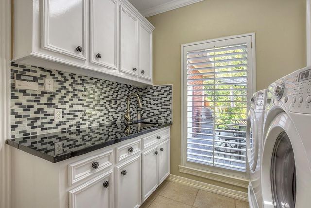 10819 Lake Windcrest, Magnolia, TX 77354