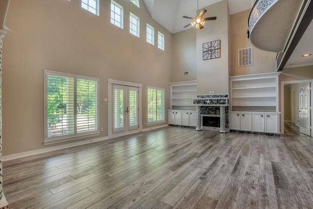 10819 Lake Windcrest, Magnolia, TX 77354