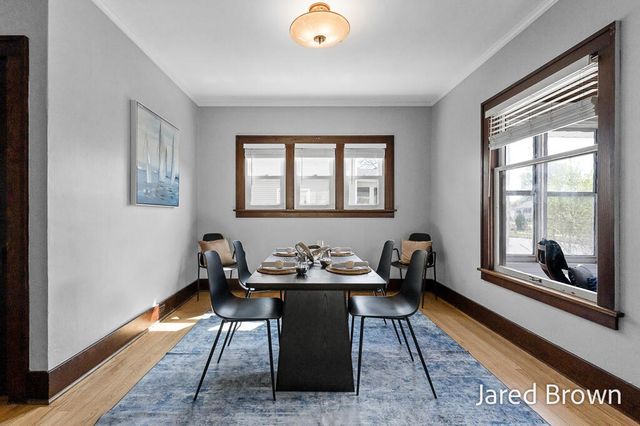 1039 Pennoyer Avenue, Grand Haven, MI 49417