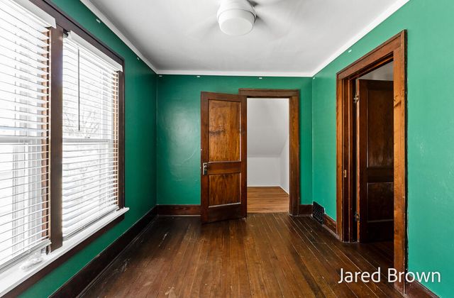 1039 Pennoyer Avenue, Grand Haven, MI 49417