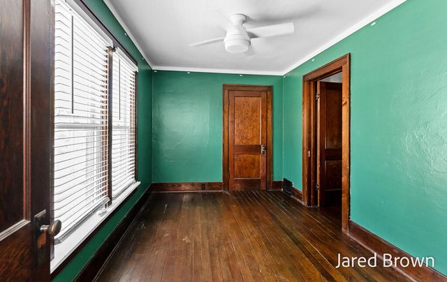 1039 Pennoyer Avenue, Grand Haven, MI 49417
