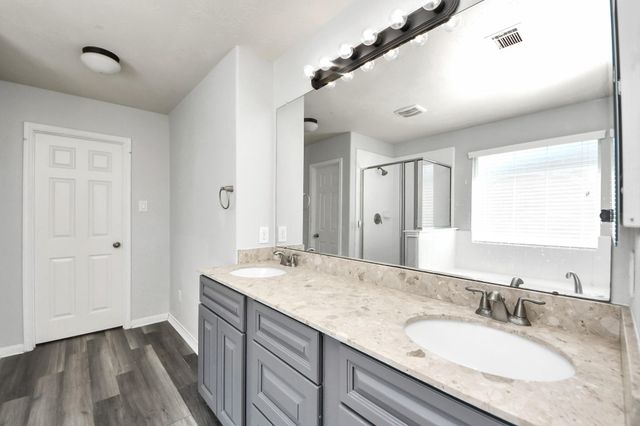 11207 Royal Rock Ct Court, Houston, TX 77088