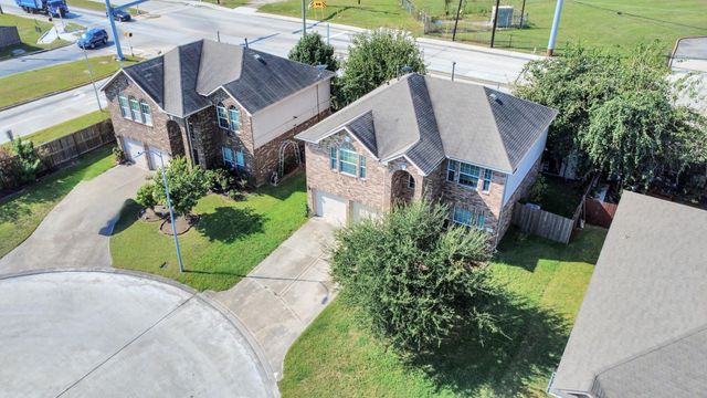 11207 Royal Rock Ct Court, Houston, TX 77088