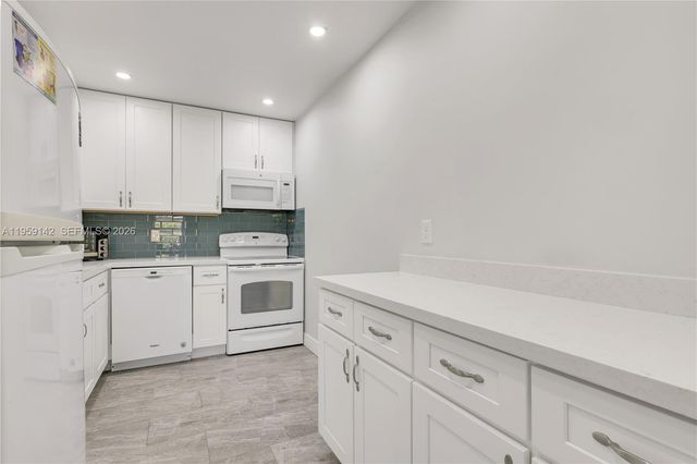 10115 44th Way S 409, Boynton Beach, FL 33436