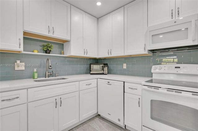 10115 44th Way S 409, Boynton Beach, FL 33436