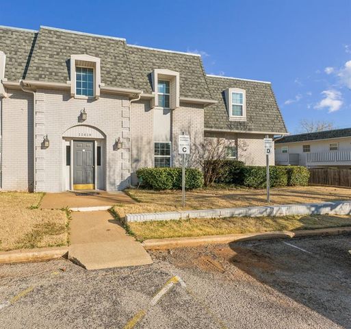 11419 N May Avenue D, Oklahoma City, OK 73120