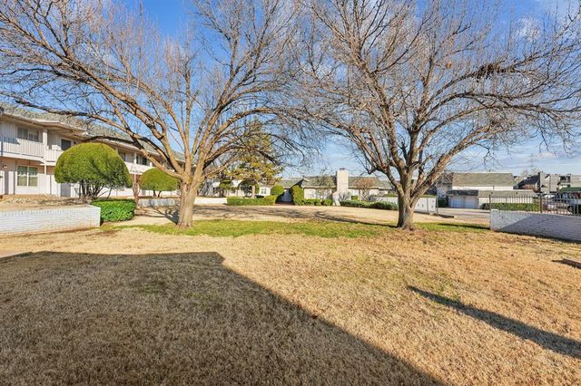 11419 N May Avenue D, Oklahoma City, OK 73120