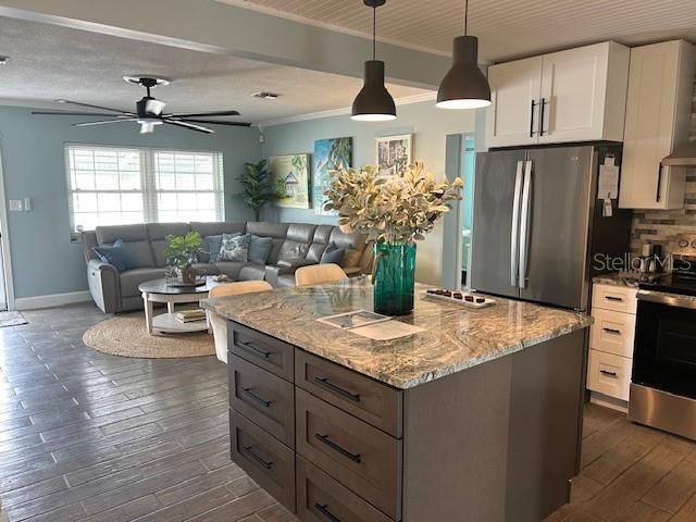 725 SUNSET COVE, Madeira Beach, FL 33708
