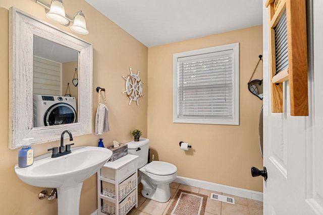 7 Samantha Avenue, Raymond, NH 03077