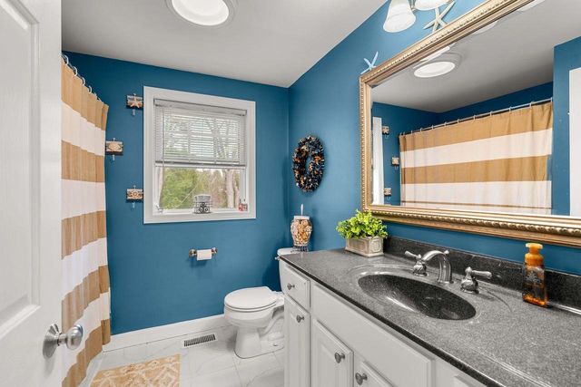 7 Samantha Avenue, Raymond, NH 03077
