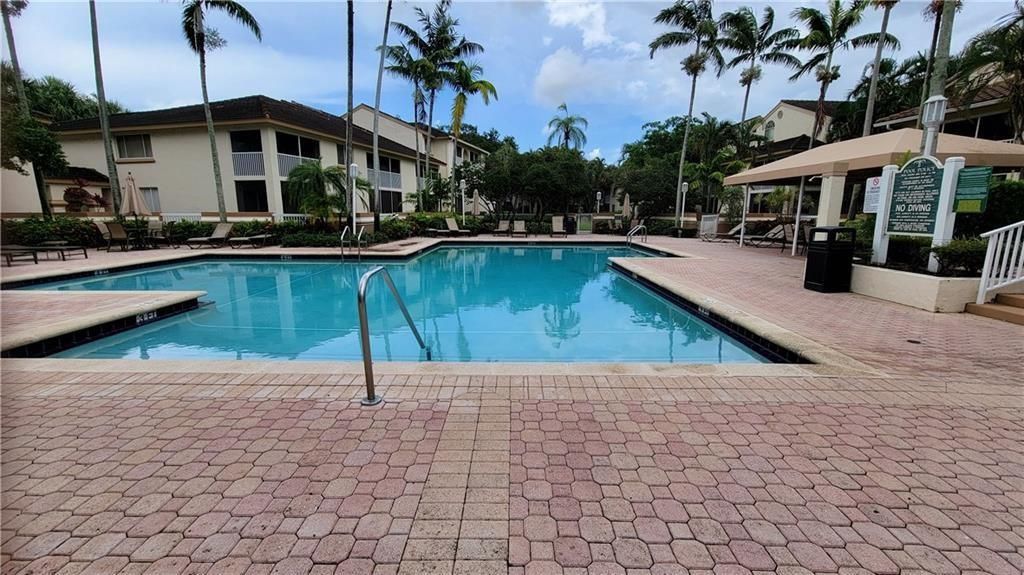 18102 Glenmoor Dr, West Palm Beach, FL 33409