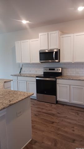 303 SULPHUR SPRINGS, Cibolo, TX 78108