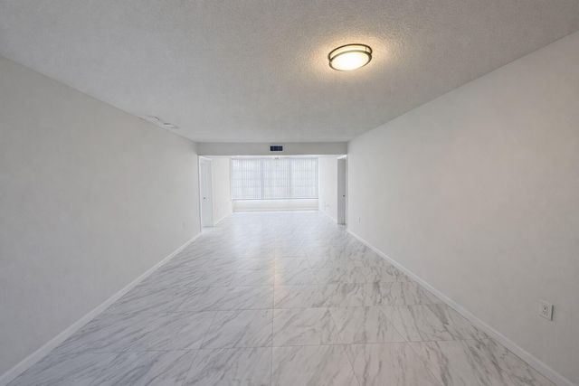 3826 Whitehall Drive 305, West Palm Beach, FL 33401