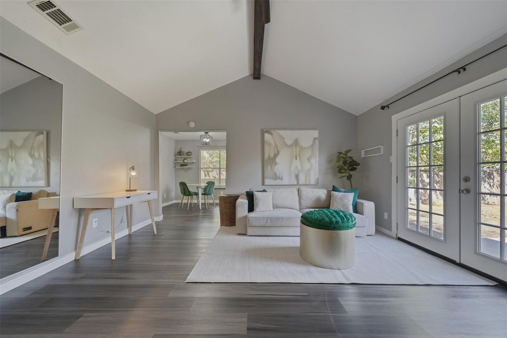 1601 Sagebrush DR, Round Rock, TX 78681