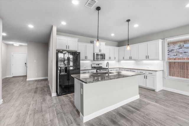 804 Greenford Manor, Fort Worth, TX 76247