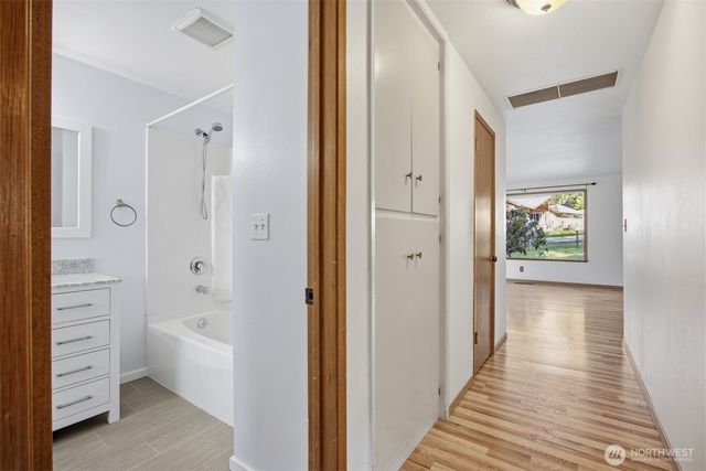 1011 N 14th Street, Mount Vernon, WA 98273